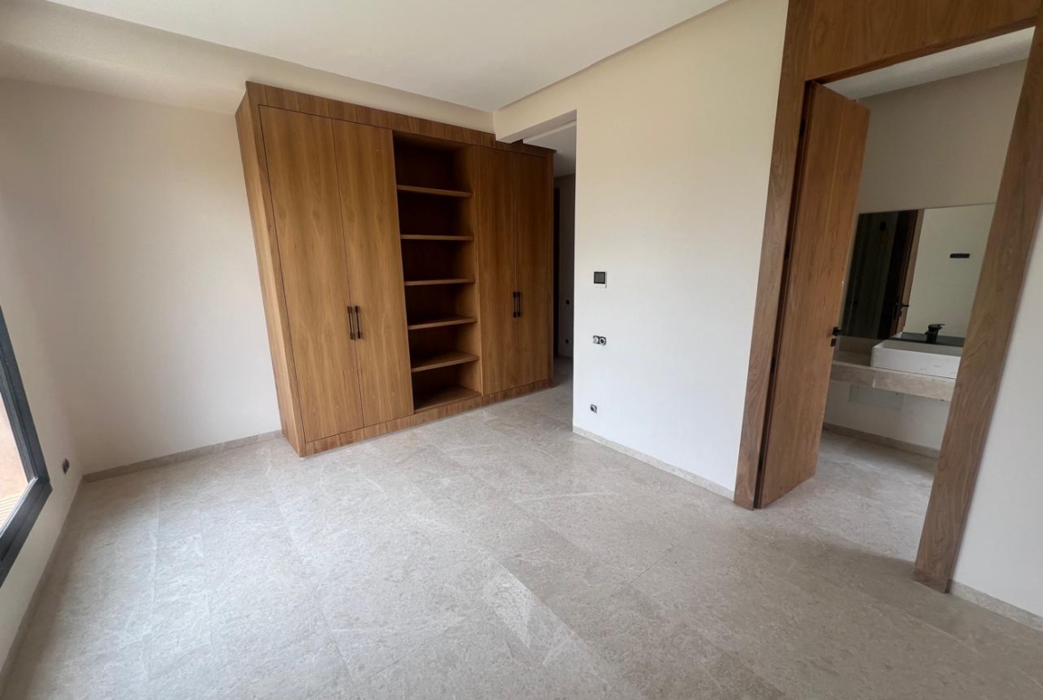 Superbe Villa de Prestige Route d’Amizmiz 8km–                     À VENDRE