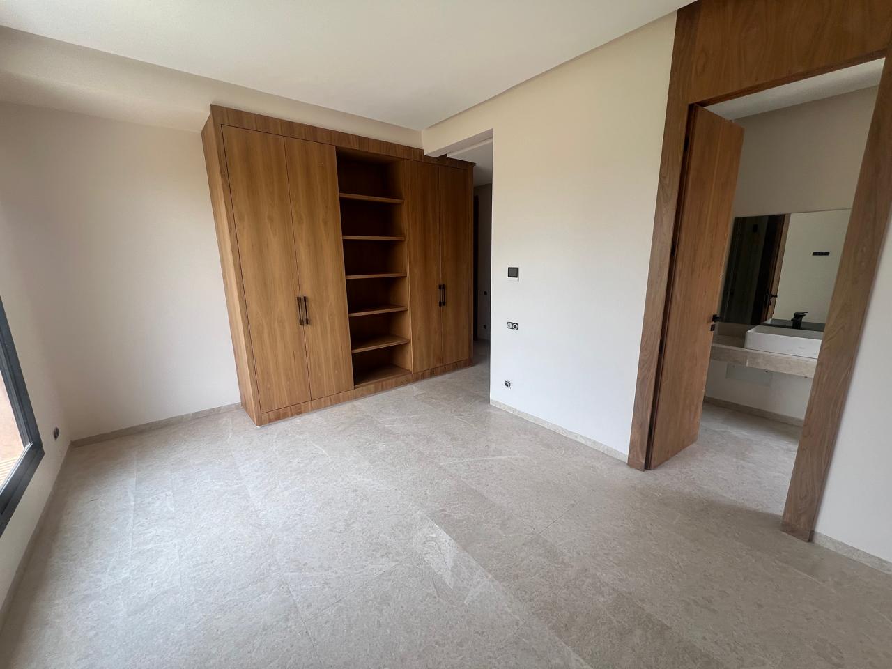 Superbe Villa de Prestige Route d’Amizmiz 8km–                     À VENDRE