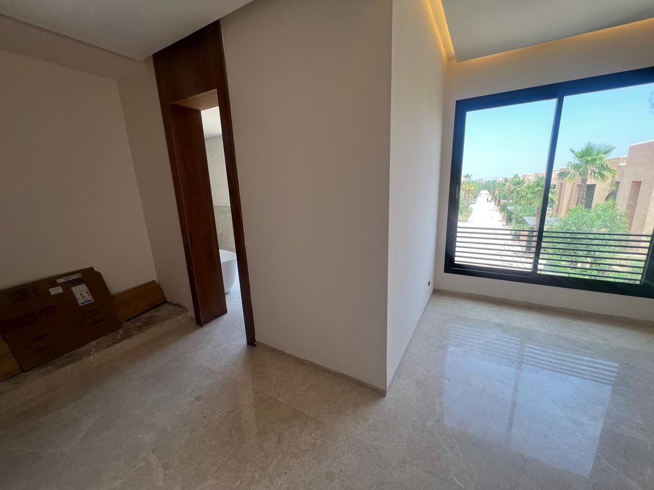 Superbe Villa de Prestige Route d’Amizmiz 8km–                     À VENDRE