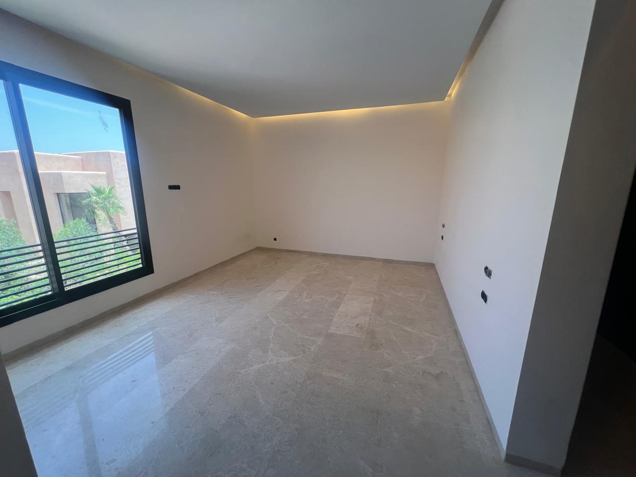 Superbe Villa de Prestige Route d’Amizmiz 8km–                     À VENDRE