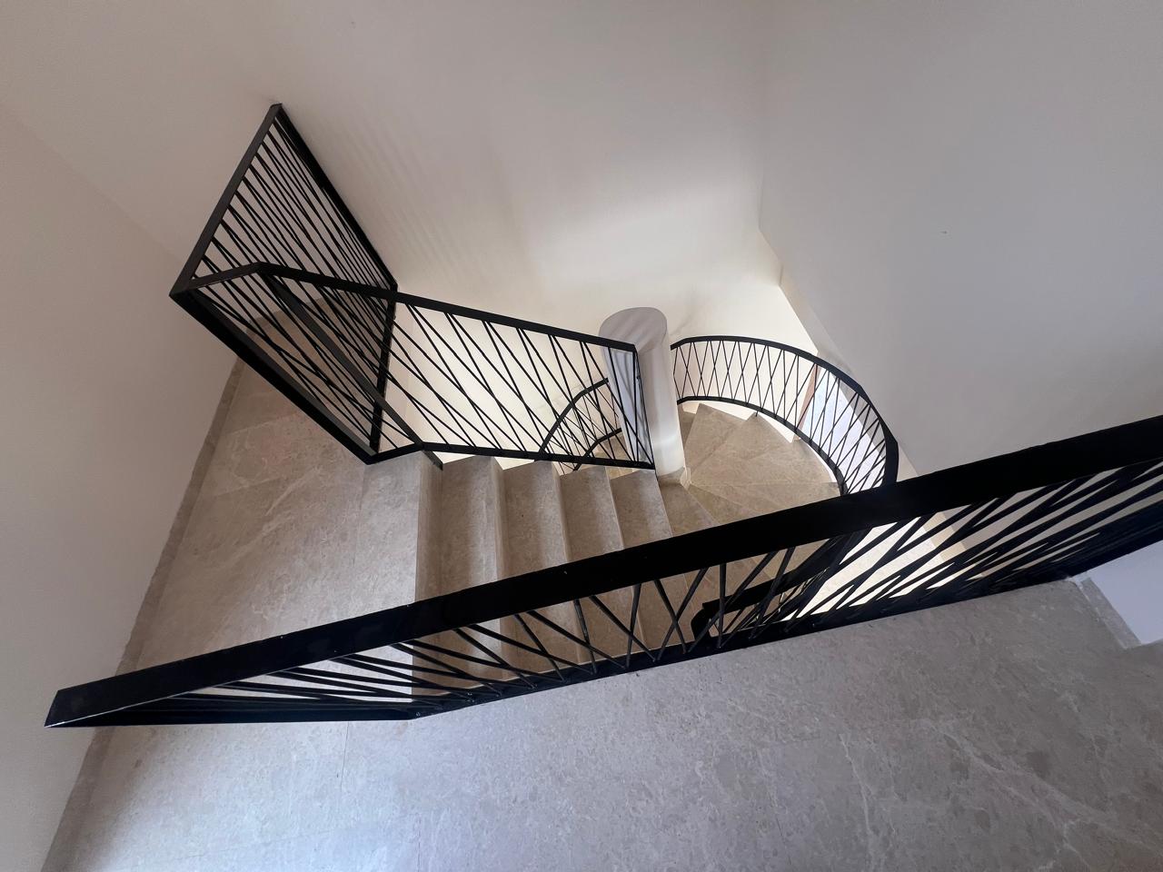 Superbe Villa de Prestige Route d’Amizmiz 8km–                     À VENDRE