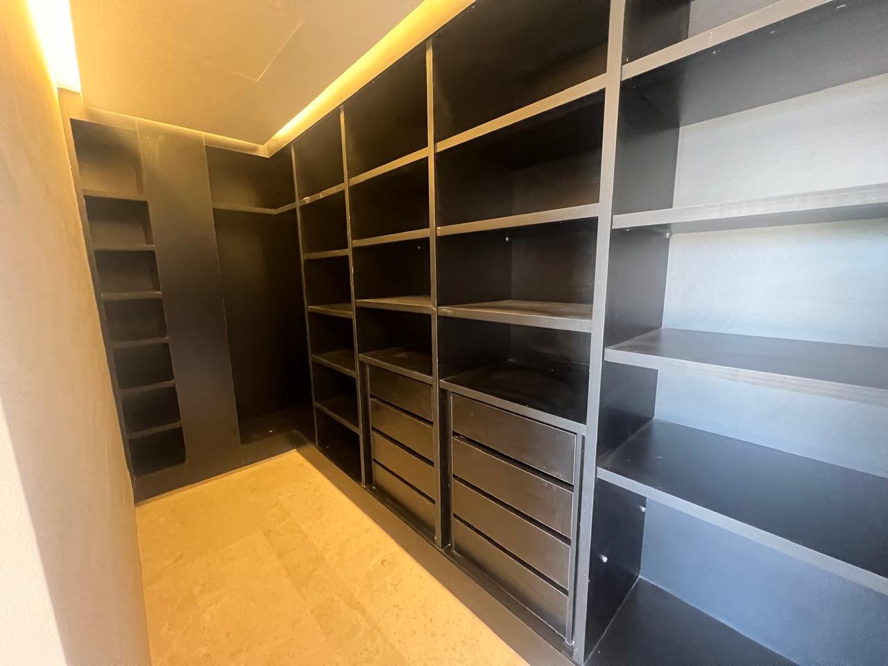 Superbe Villa de Prestige Route d’Amizmiz 8km–                     À VENDRE