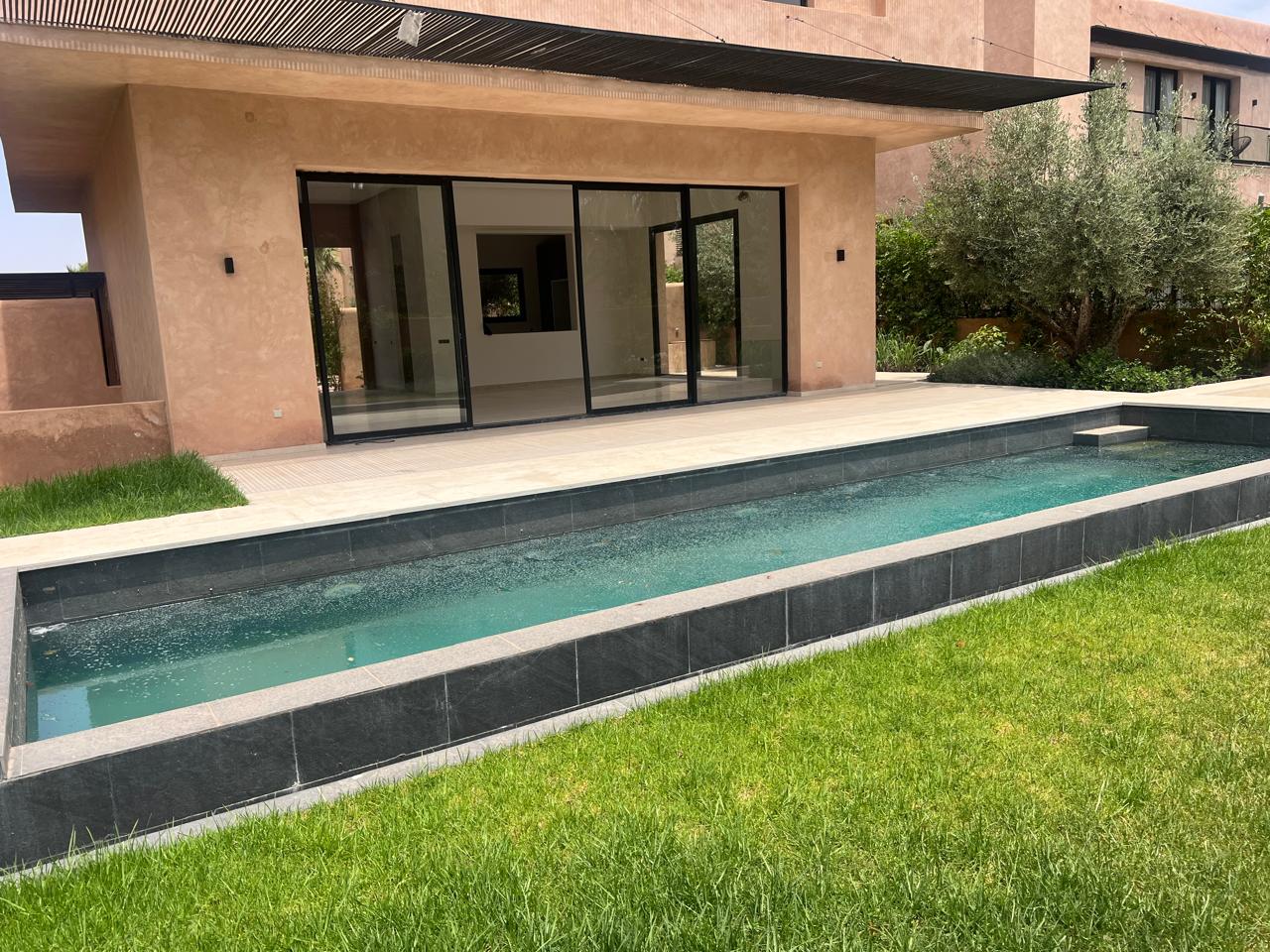 Superbe Villa de Prestige Route d’Amizmiz 8km–                     À VENDRE