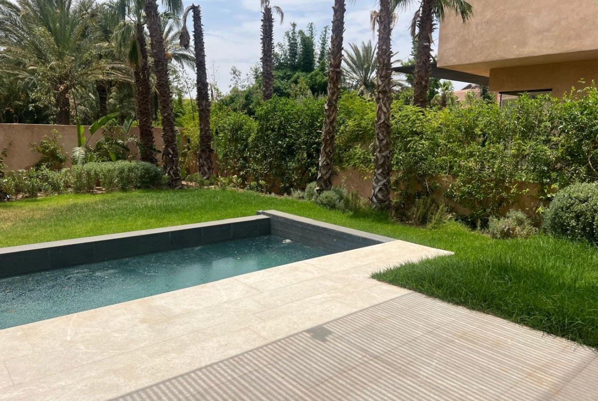 Superbe Villa de Prestige Route d’Amizmiz 8km–                     À VENDRE