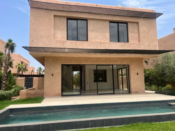 Superbe Villa de Prestige Route d’Amizmiz 8km–                     À VENDRE