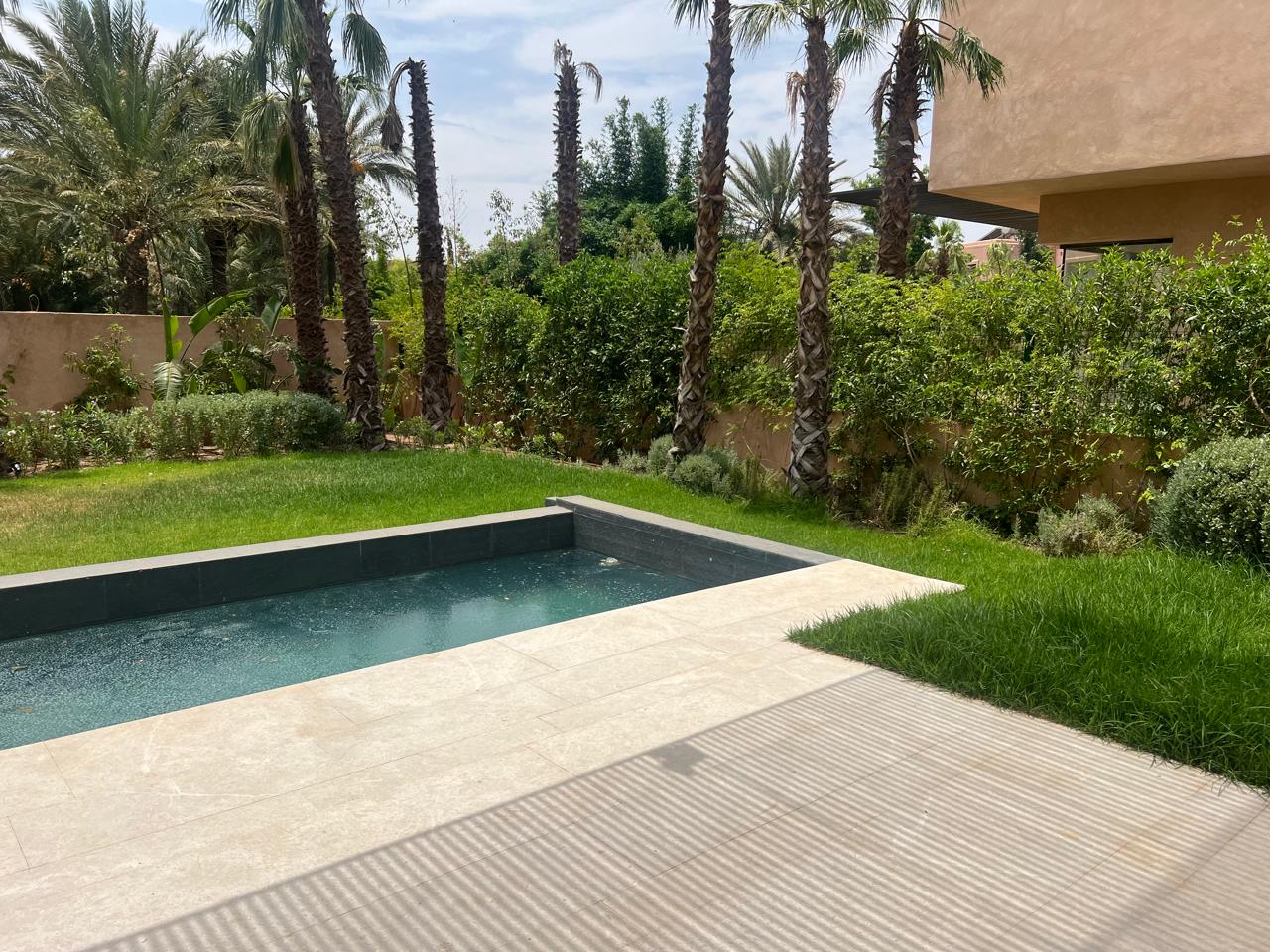 Superbe Villa de Prestige Route d’Amizmiz 8km–                     À VENDRE