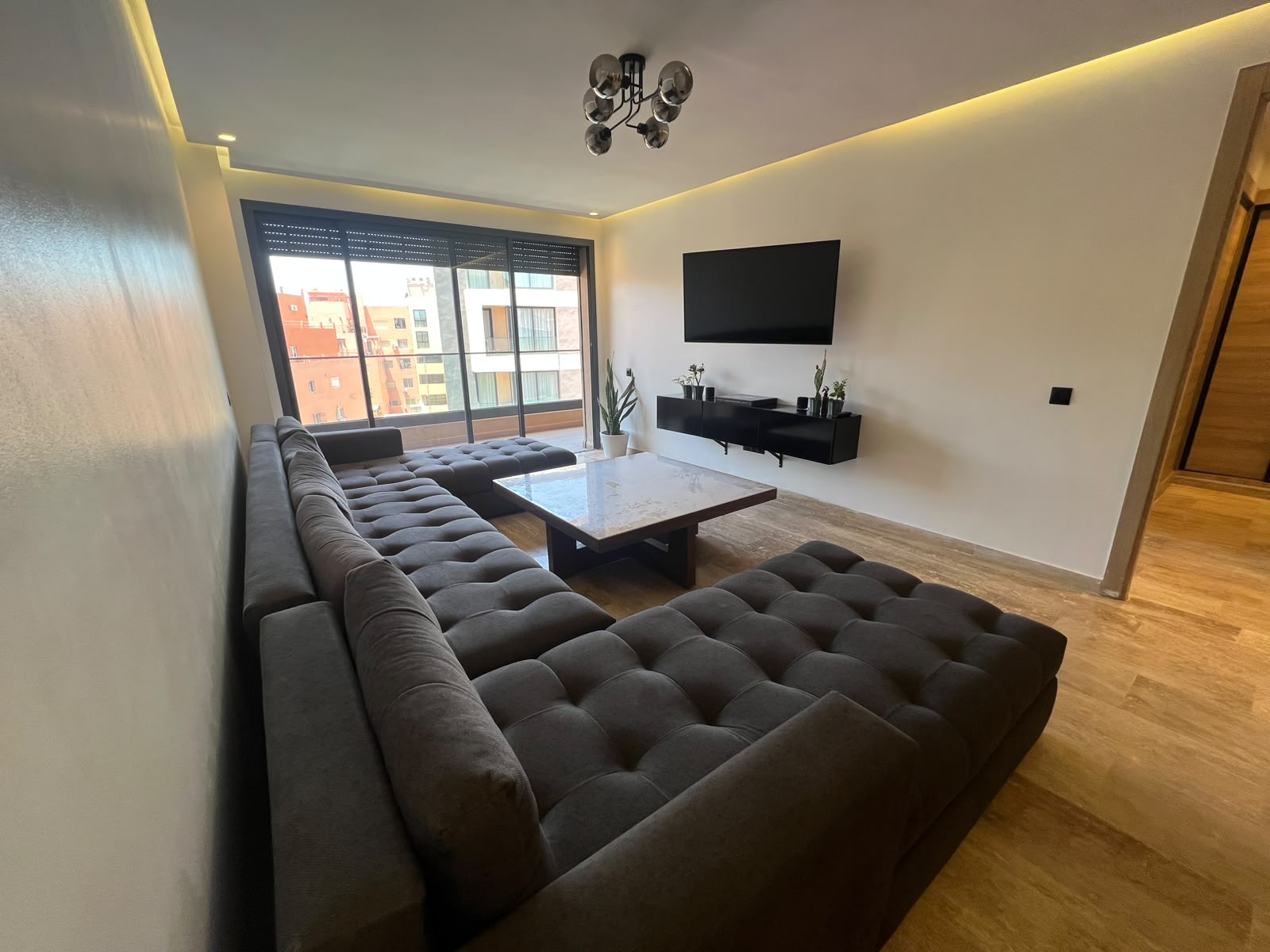 🌴🏡 LOCATION LONGUE DURÉE – APPARTEMENT HAUT STANDING À GUÉLIZ