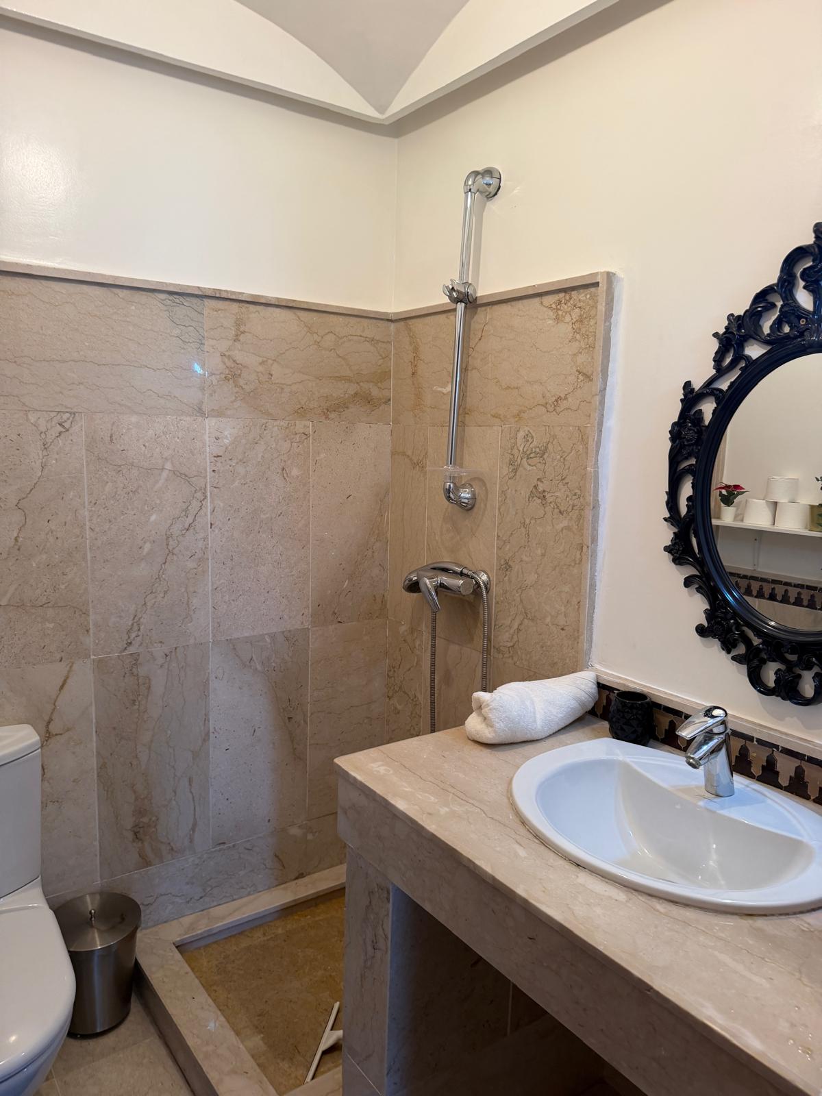 12 Appartement meublé en location longue durée – Victor Hugo, Marrakech