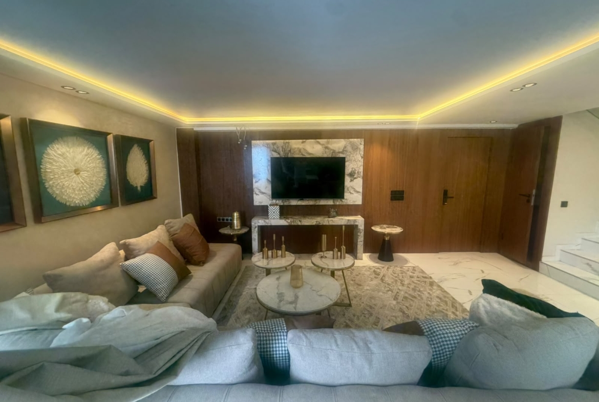 Exclusivité clé en agence A VENDRE — LOT UNIQUE & RARE À GUÉLIZ, MARRAKECH