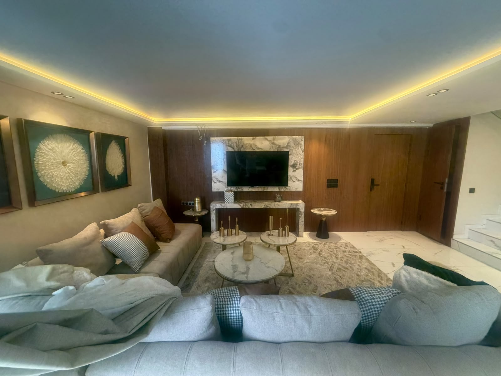 2 Exclusivité clé en agence A VENDRE — LOT UNIQUE & RARE À GUÉLIZ, MARRAKECH