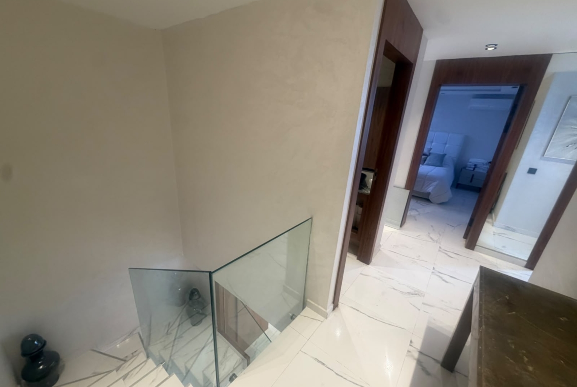 Exclusivité clé en agence A VENDRE — LOT UNIQUE & RARE À GUÉLIZ, MARRAKECH