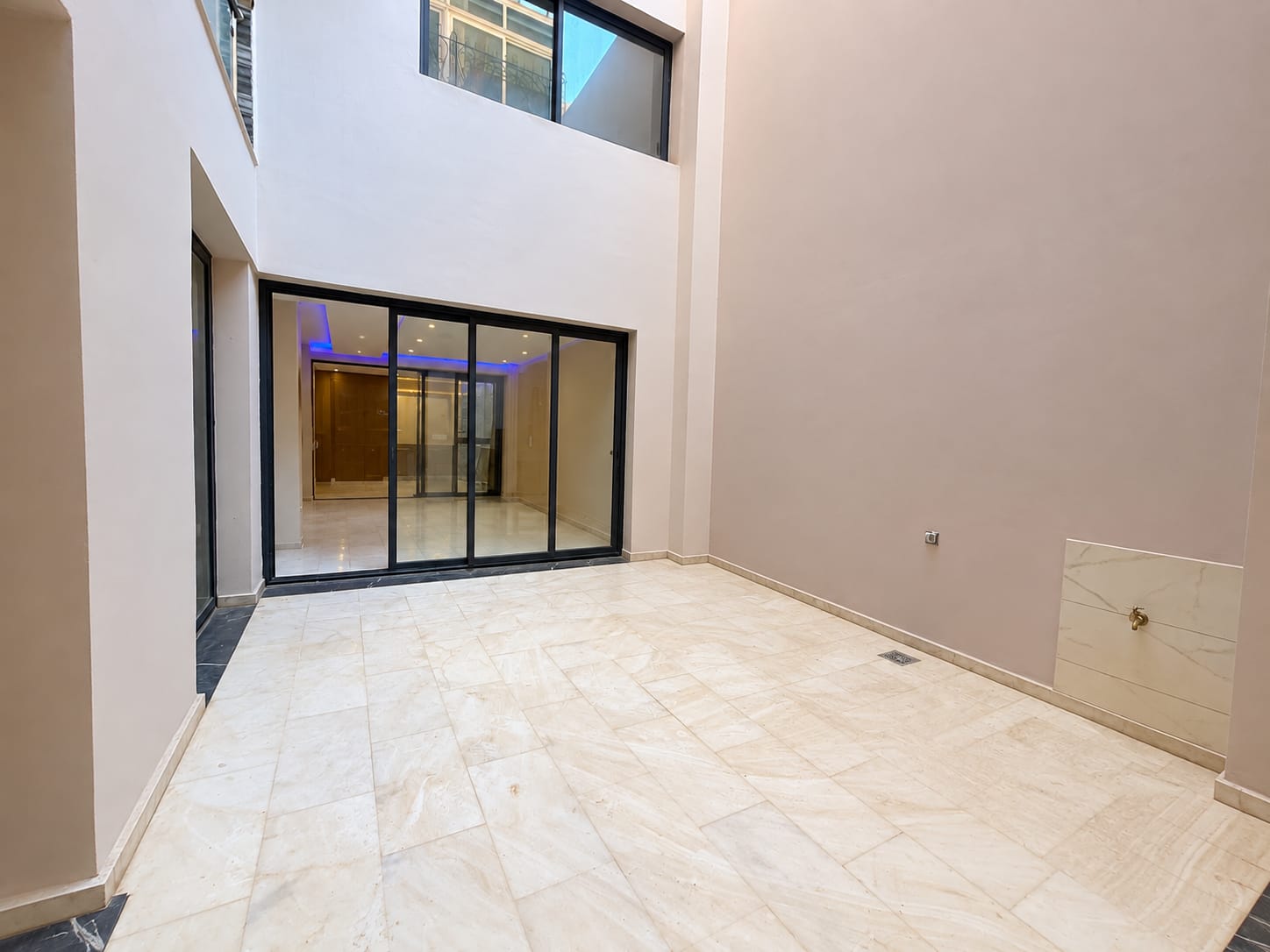 6 Exclusivité clé en agence A VENDRE — LOT UNIQUE & RARE À GUÉLIZ, MARRAKECH