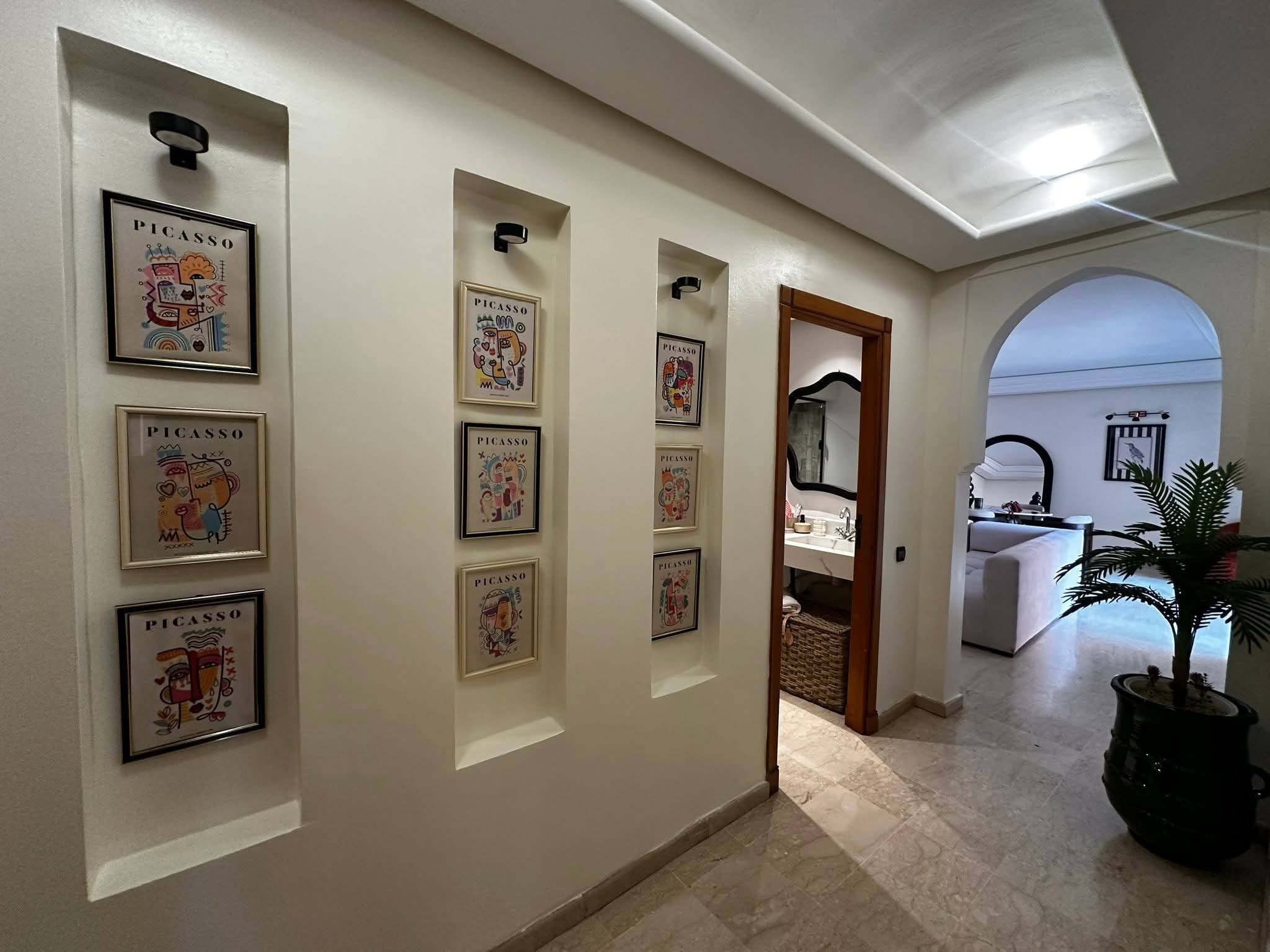 MAGNIFIQUE APPARTEMENT MEUBLÉ À GUÉLIZ