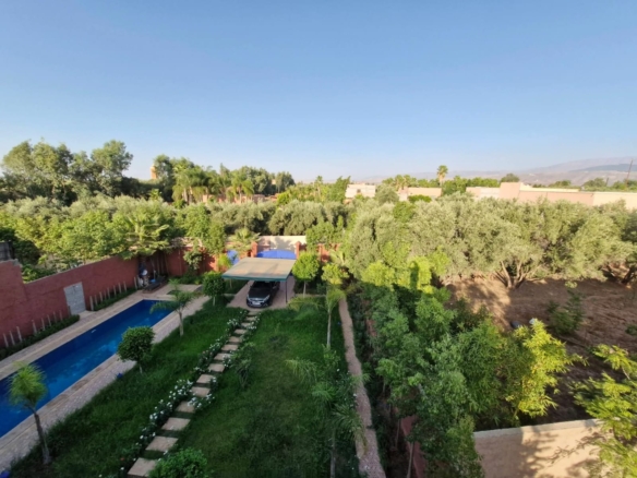 VILLA AVEC PISCINE 4 CHAMBRES CALME SANS VIS A VIS