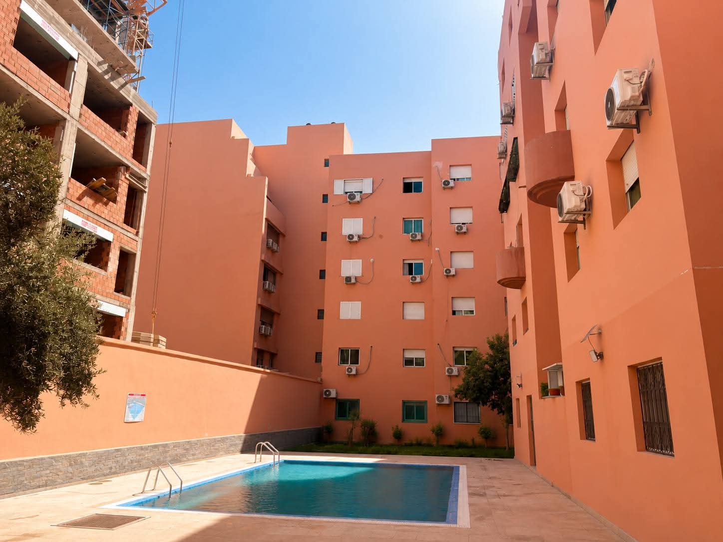EXCLUSIVITÉ APPARTEMENT RENOVE T3 RDC AVEC PISCINE