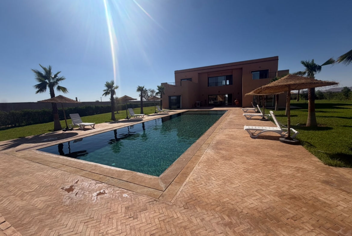 VILLA D’EXCEPTION À VENDRE – SUR 2 HECTAR TITREE