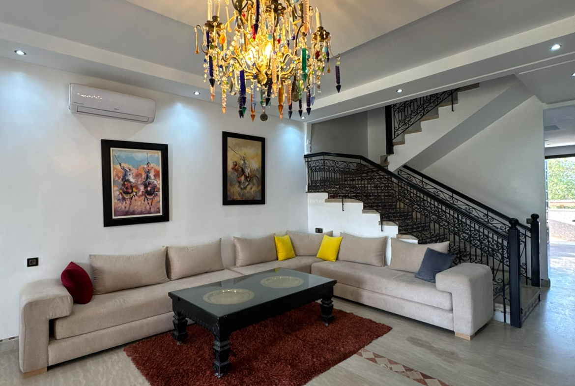 BELLE VILLA 300 M² AVEC PISCINE | RÉSIDENCE SÉCURISÉE / À LOUER