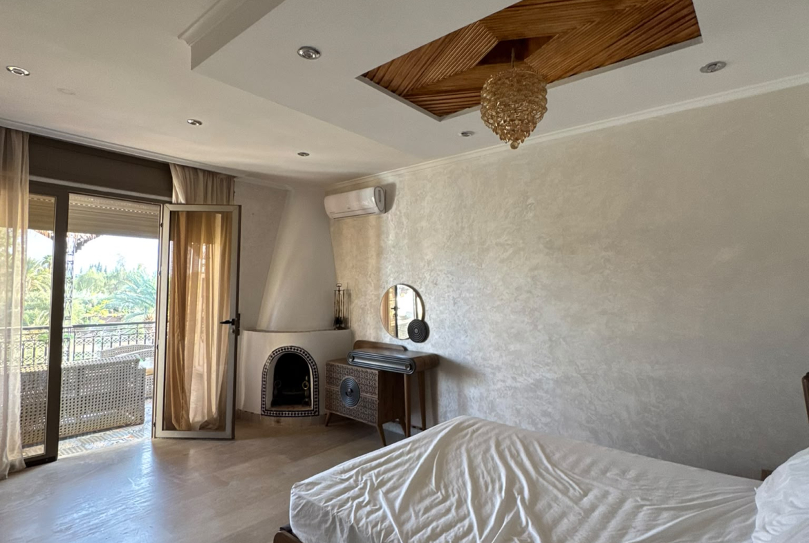 BELLE VILLA 300 M² AVEC PISCINE | RÉSIDENCE SÉCURISÉE / À LOUER