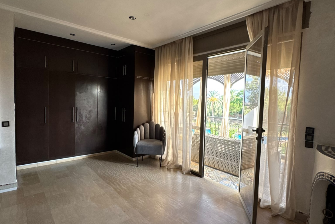 BELLE VILLA 300 M² AVEC PISCINE | RÉSIDENCE SÉCURISÉE / À LOUER
