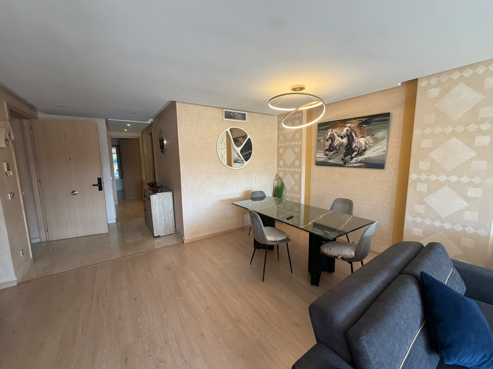 APPARTEMENT MEUBLÉ 3 CHAMBRES A LOUER