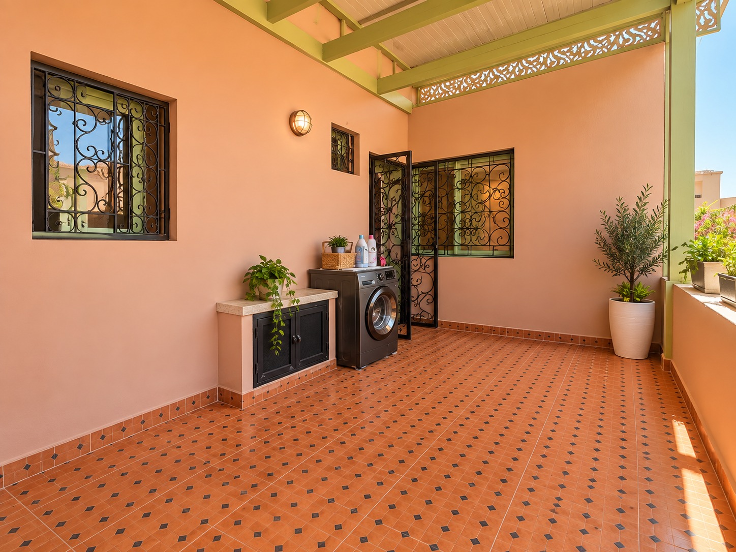 Patio buanderie chaleureuse et verdoyante (1) BEL APPARTEMENT 4 CHAMBRES À MABROUKA -À VENDRE