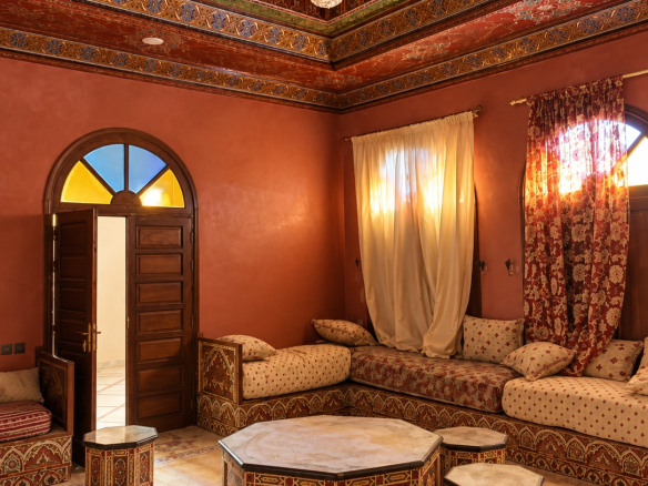 RIAD DE CHARME SUR LA ROUTE DE L’OURIKA- À VENDRE