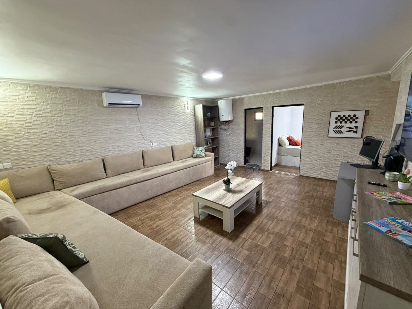 VILLA AVEC VUE PANORAMIQUE SUR LES MONTAGNES -À VENDRE