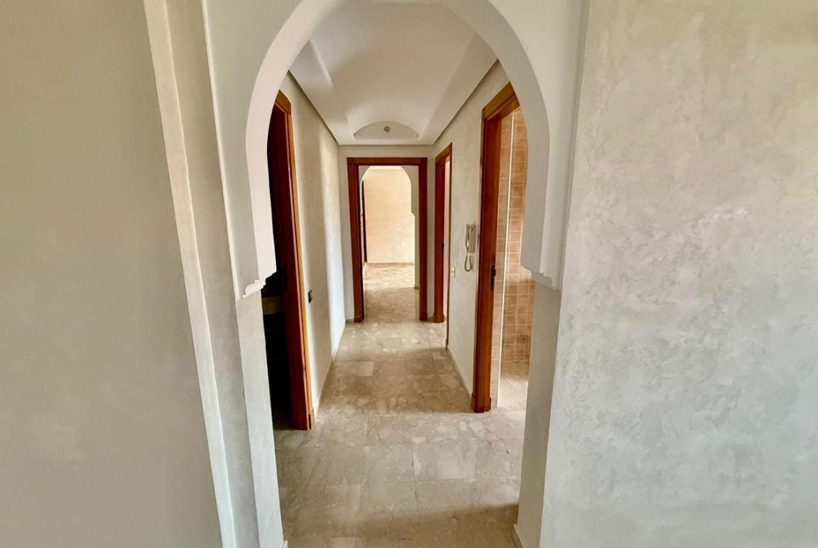 BEL APPARTEMENT 2 CHAMBRES -NON MEUBLE |A LOUER