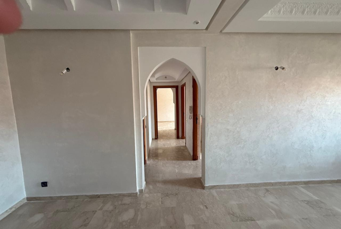 BEL APPARTEMENT 2 CHAMBRES -NON MEUBLE |A LOUER