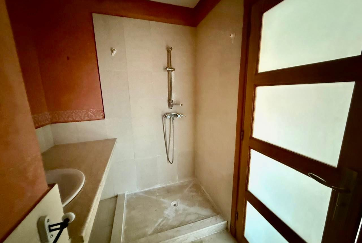 BEL APPARTEMENT 2 CHAMBRES -NON MEUBLE |A LOUER