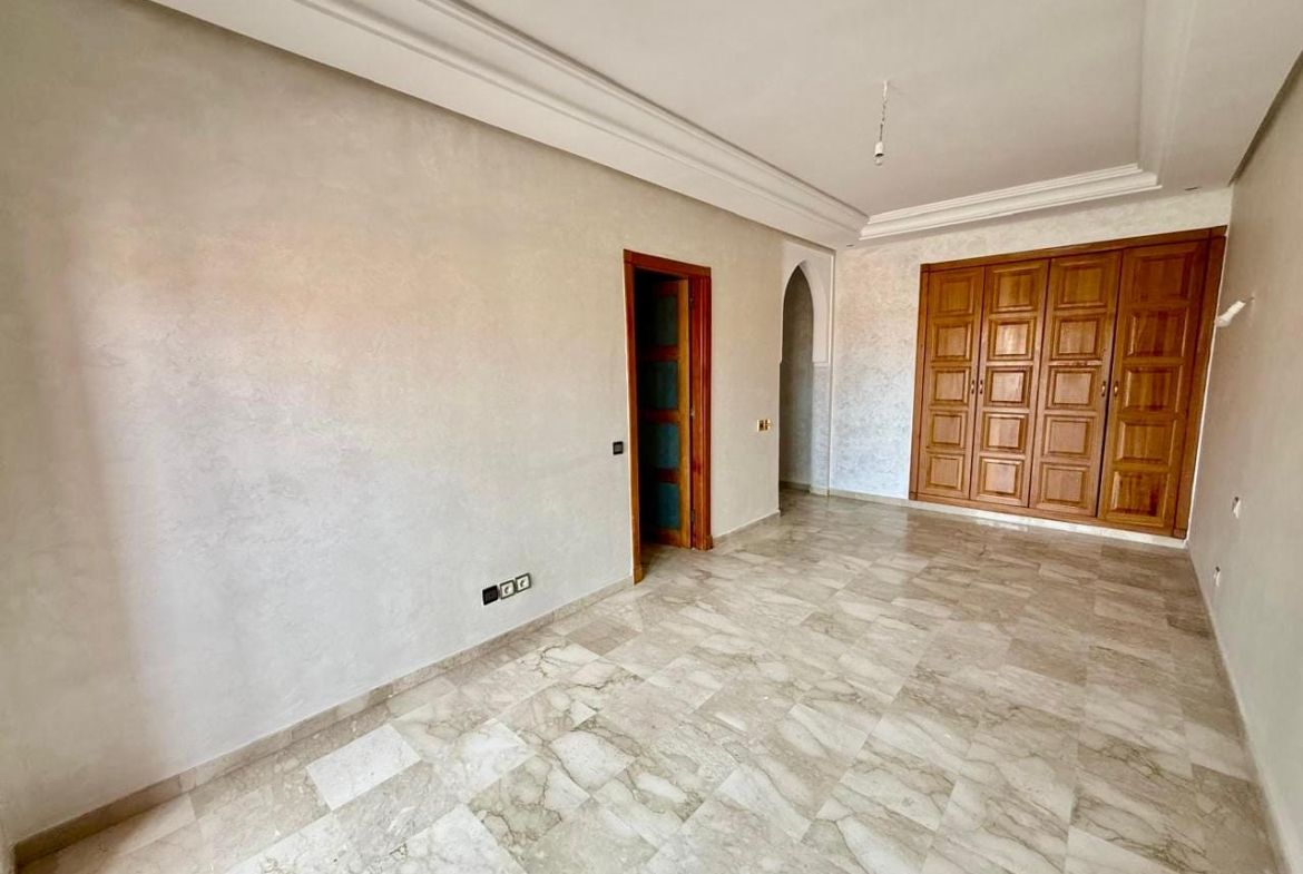 BEL APPARTEMENT 2 CHAMBRES -NON MEUBLE |A LOUER