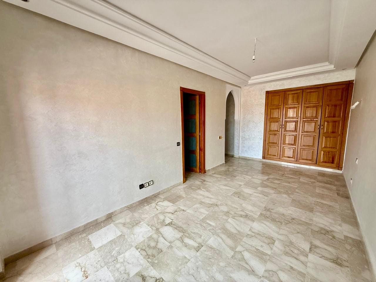 BEL APPARTEMENT 2 CHAMBRES -NON MEUBLE |A LOUER