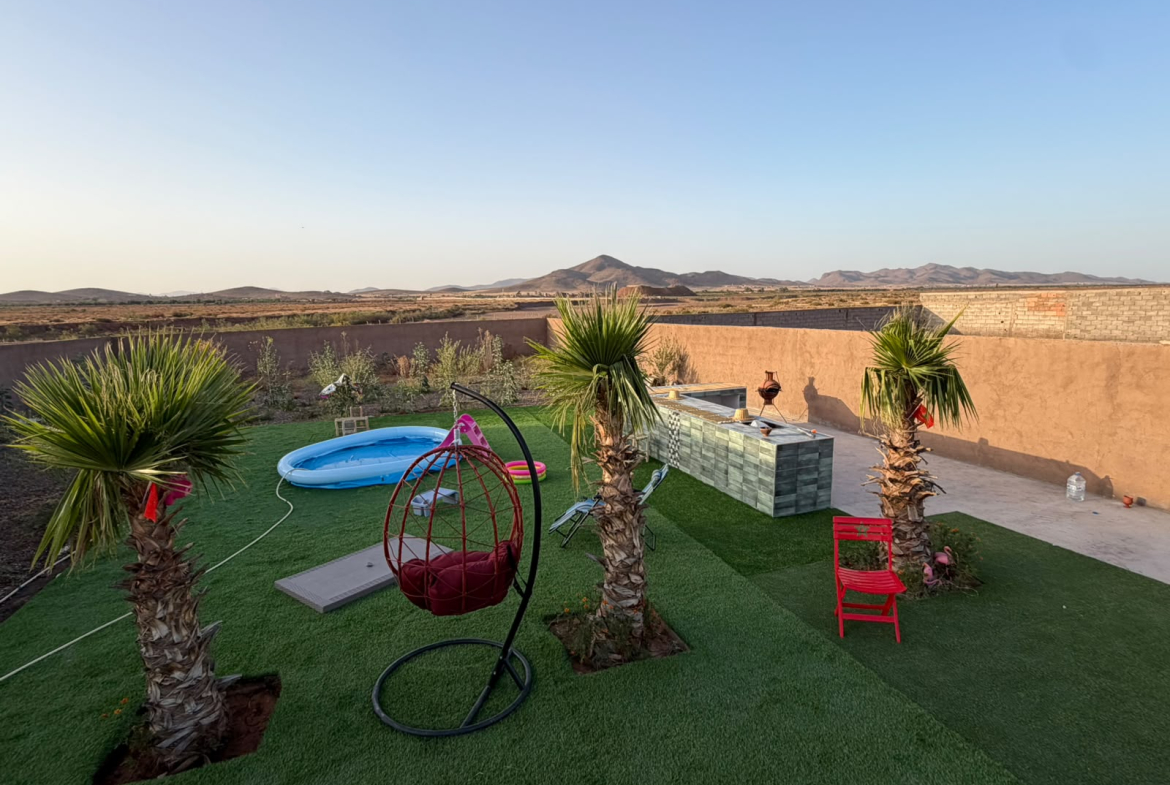VILLA AVEC VUE PANORAMIQUE SUR LES MONTAGNES -À VENDRE