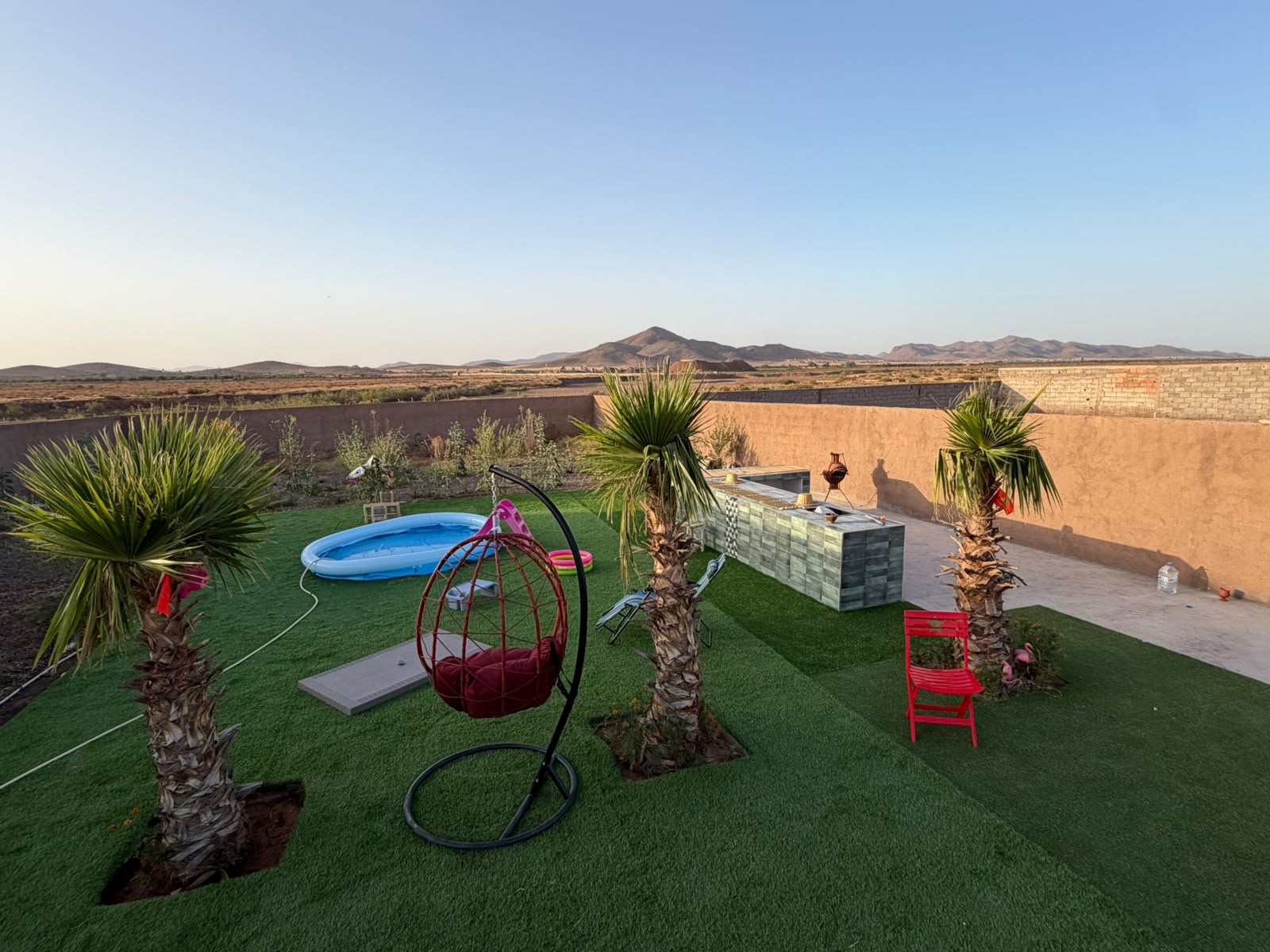 VILLA AVEC VUE PANORAMIQUE SUR LES MONTAGNES -À VENDRE