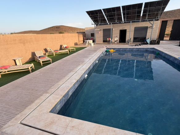 VILLA AVEC VUE PANORAMIQUE SUR LES MONTAGNES -À VENDRE