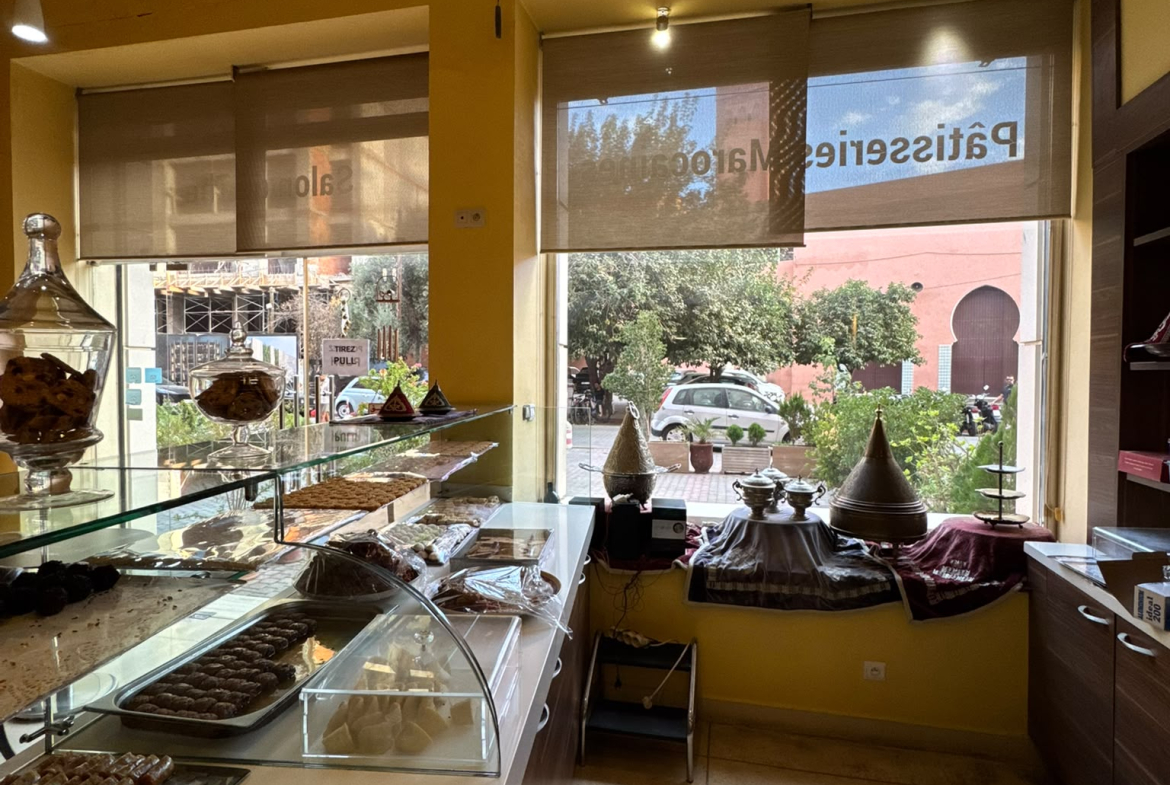 PÂTISSERIE MAROCAINE & SALON DE THÉ AVEC BELLE TERRASSE / À VENDRE