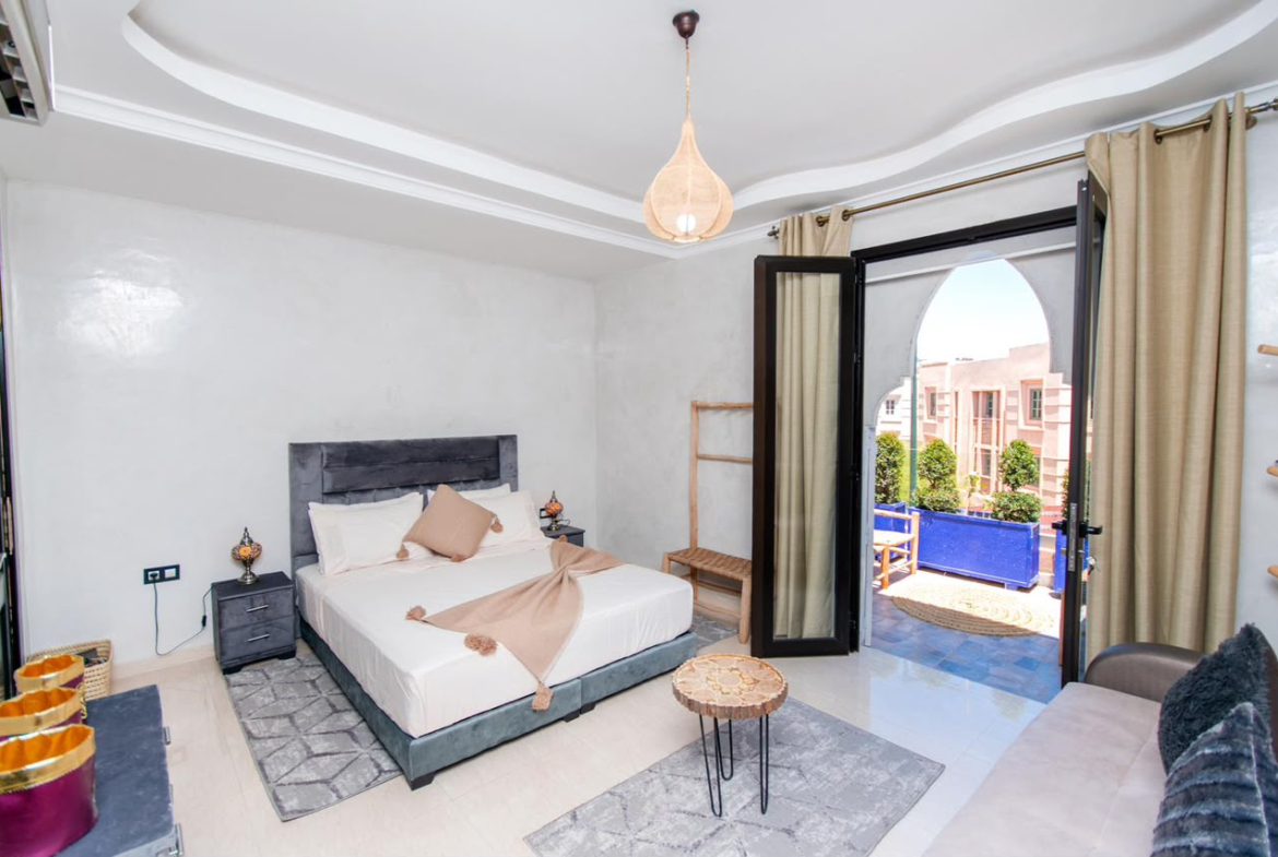 MAISON INDIVIDUELLE DE 800 m² | TARGA -À LOUER