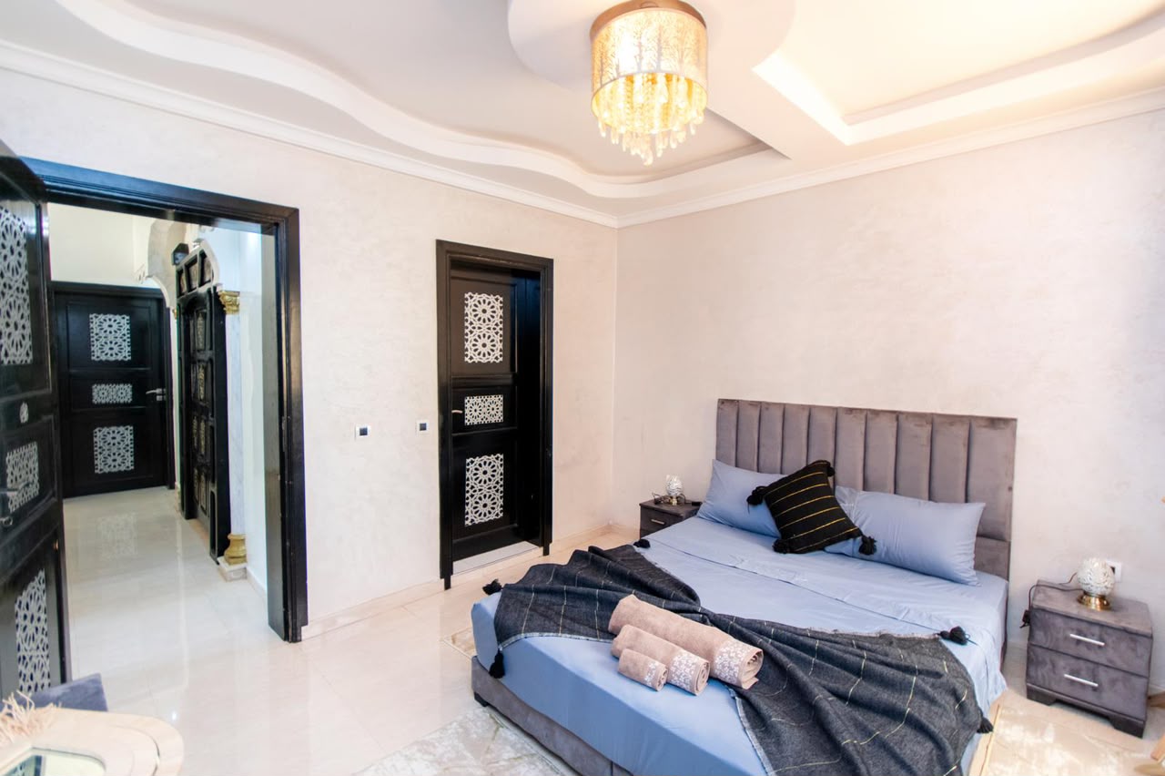 MAISON INDIVIDUELLE DE 800 m² | TARGA -À LOUER