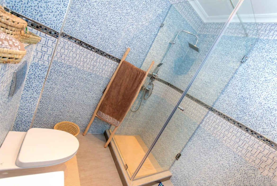 MAISON INDIVIDUELLE DE 800 m² | TARGA -À LOUER