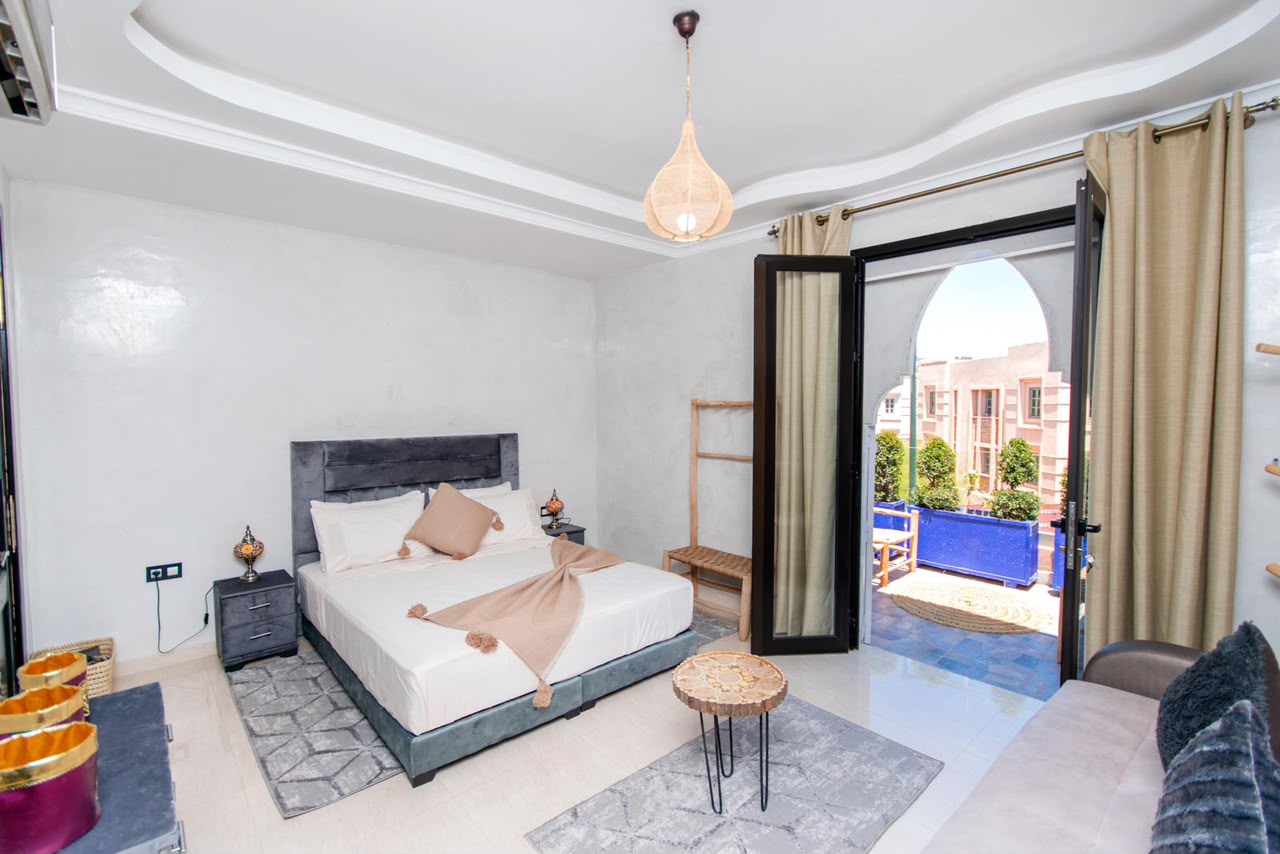 MAISON INDIVIDUELLE DE 800 m² | TARGA -À LOUER