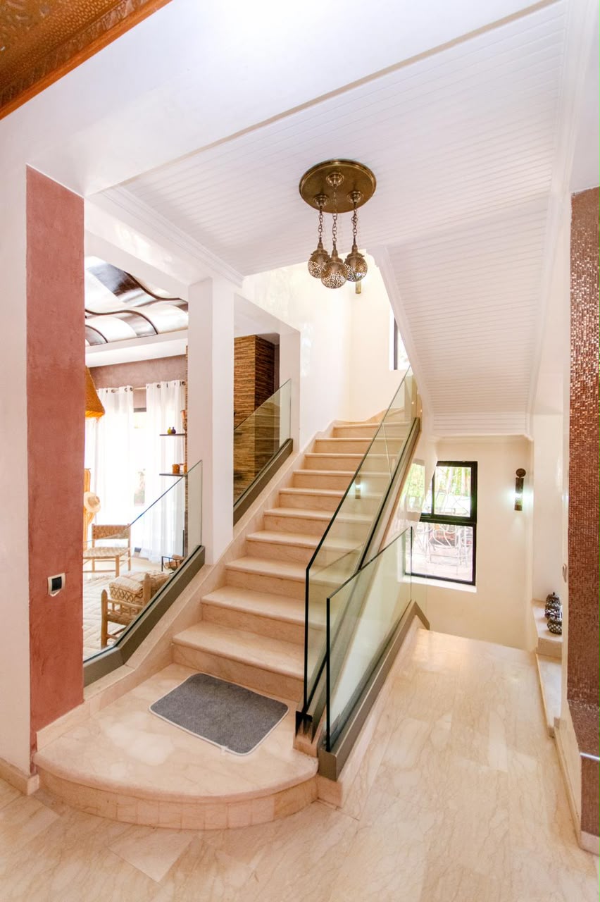 MAISON INDIVIDUELLE DE 800 m² | TARGA -À LOUER