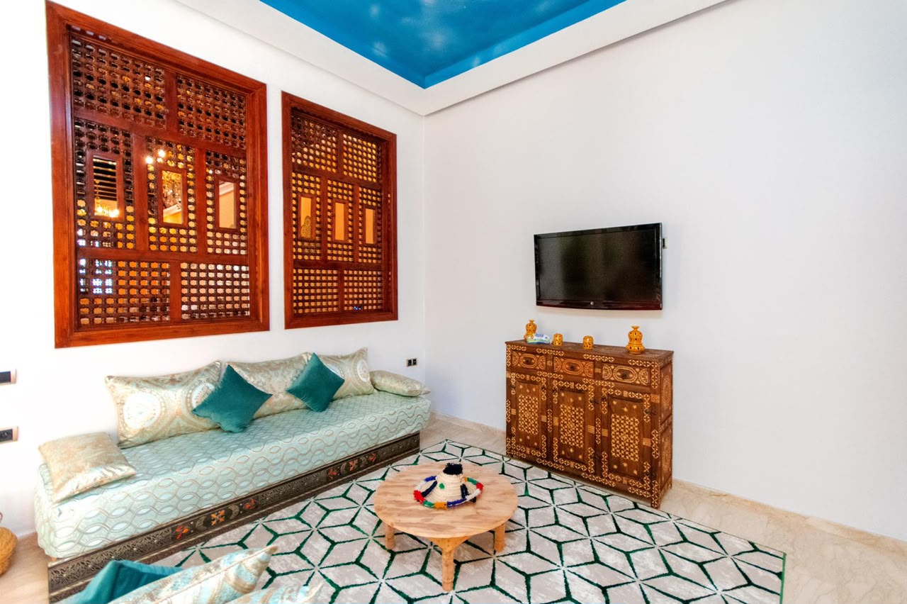 MAISON INDIVIDUELLE DE 800 m² | TARGA -À LOUER
