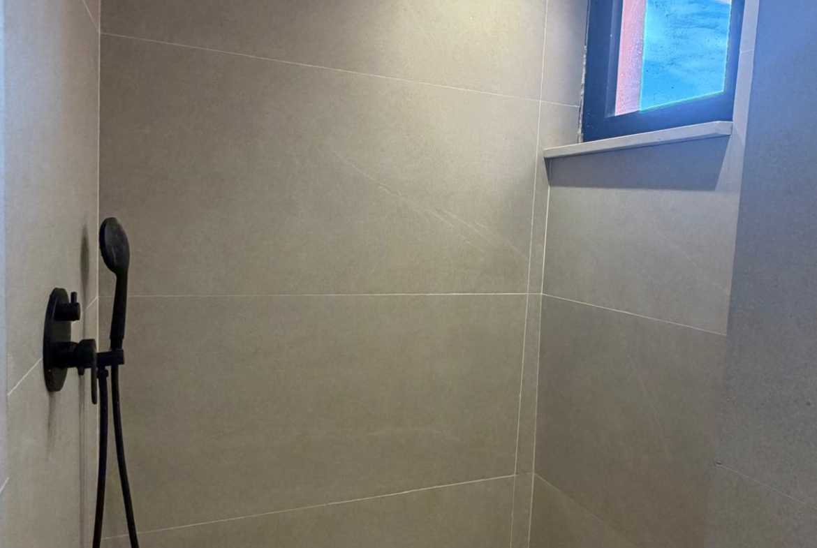 APPARTEMENT A PROXIMITÉ LA RENAISSANCE / À LOUER