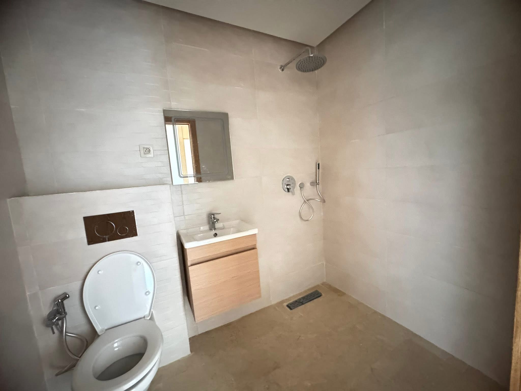 WhatsApp Image 2026-10-12 at 19.41.38 APPARTEMENT VIDE DE 78 m² À SEMLALIA – À LOUER