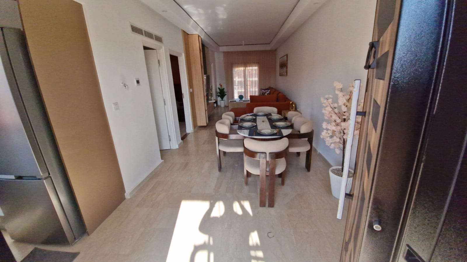 APPARTEMENT A PROXIMITÉ LA RENAISSANCE / À LOUER