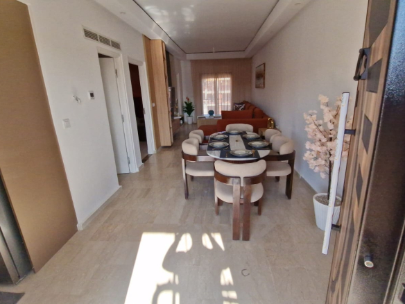 APPARTEMENT RÉNOVÈ /PROXIMITÉ LA RENAISSANCE – À VENDRE