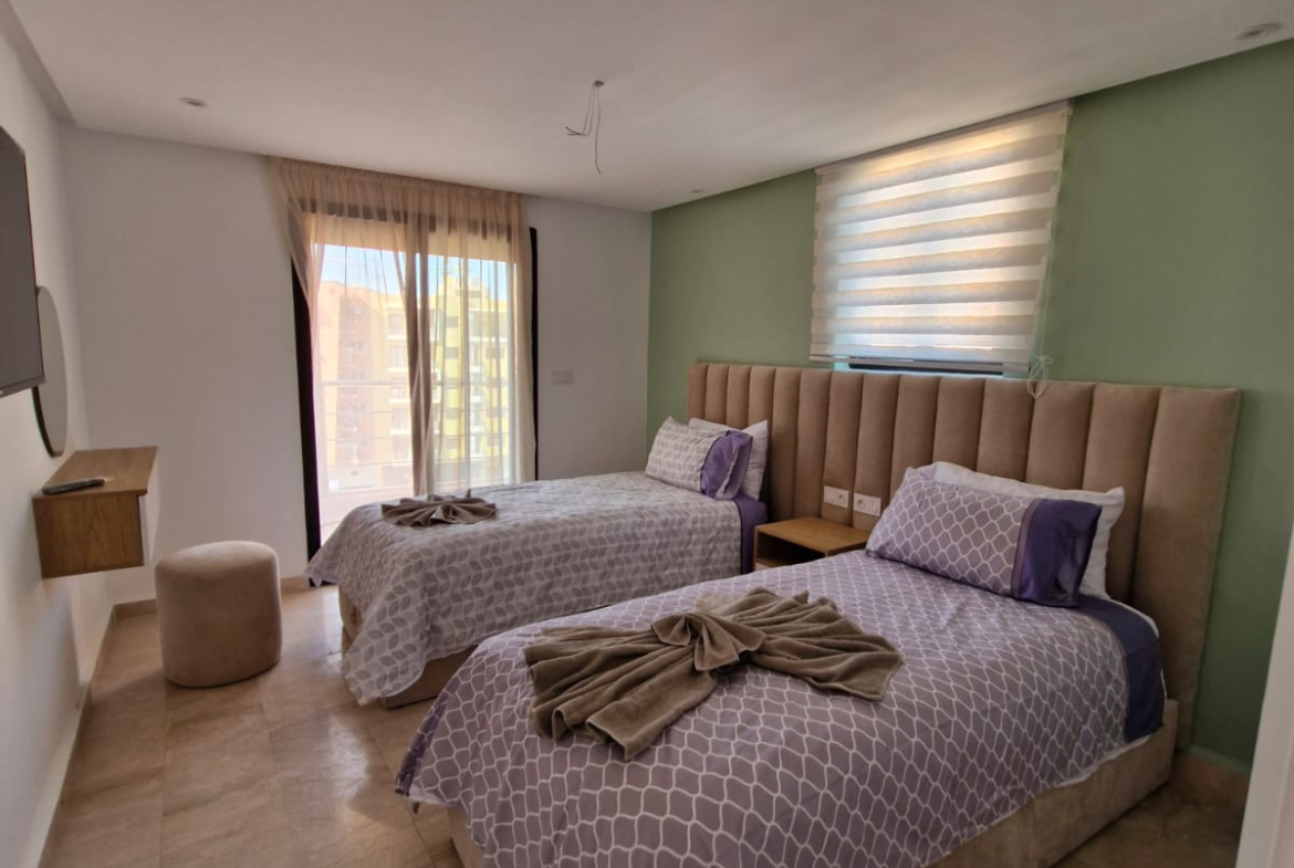 APPARTEMENT RÉNOVÈ /PROXIMITÉ LA RENAISSANCE – À VENDRE