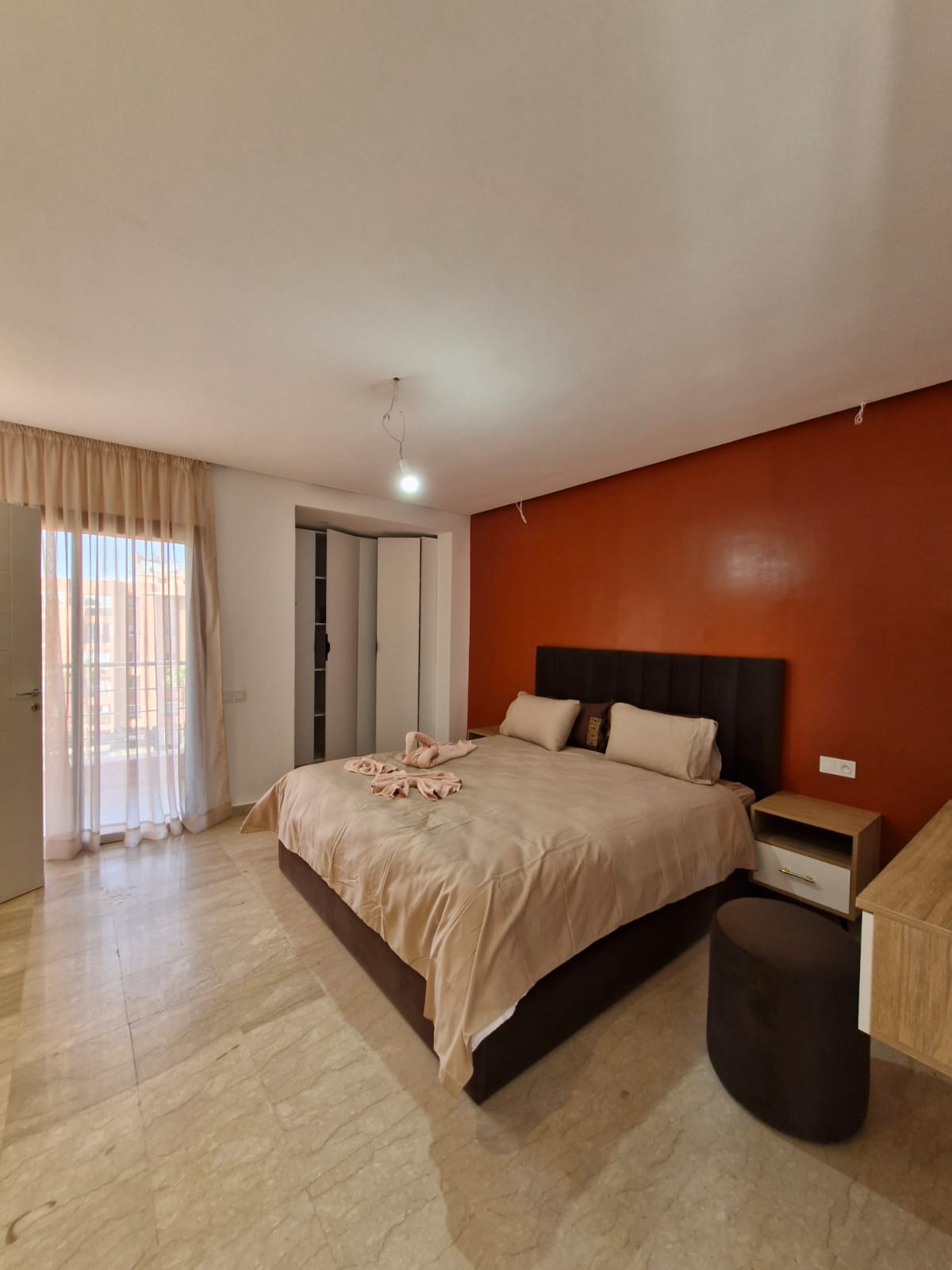 APPARTEMENT A PROXIMITÉ LA RENAISSANCE / À LOUER