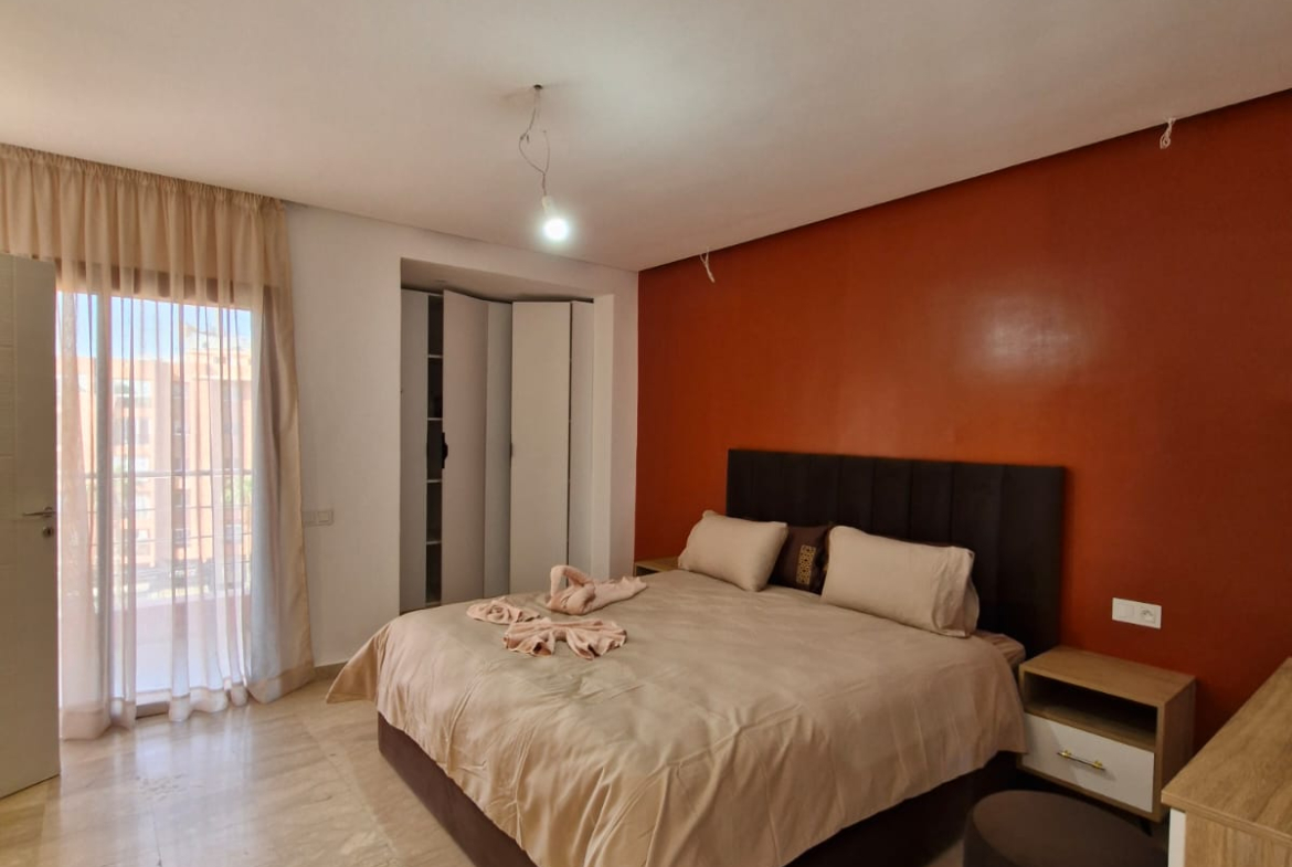 APPARTEMENT RÉNOVÈ /PROXIMITÉ LA RENAISSANCE – À VENDRE