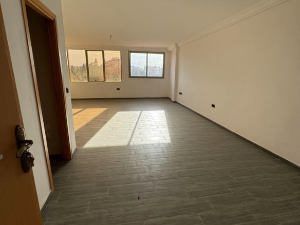APPARTEMENT (TITRE BUREAU )À PLAZA MAJORELLE -À VENDRE
